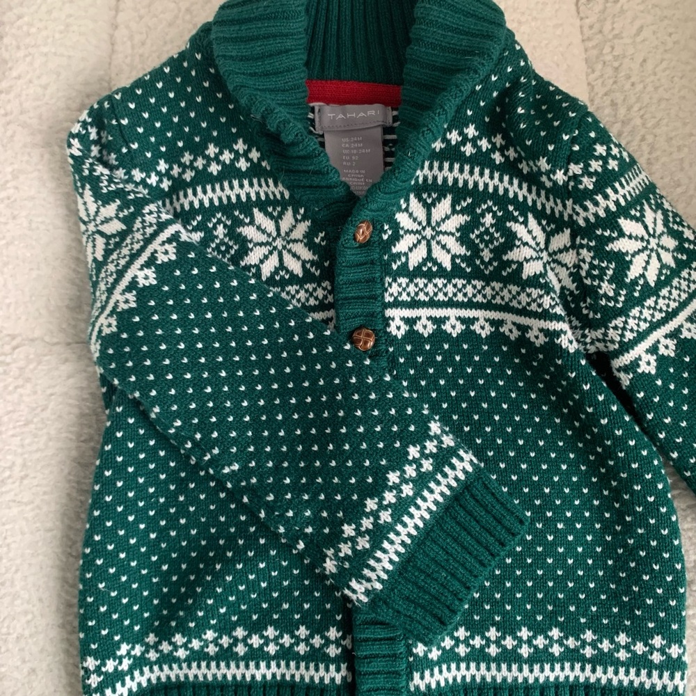 Tahari Green Cardigan with Snowflake Pattern